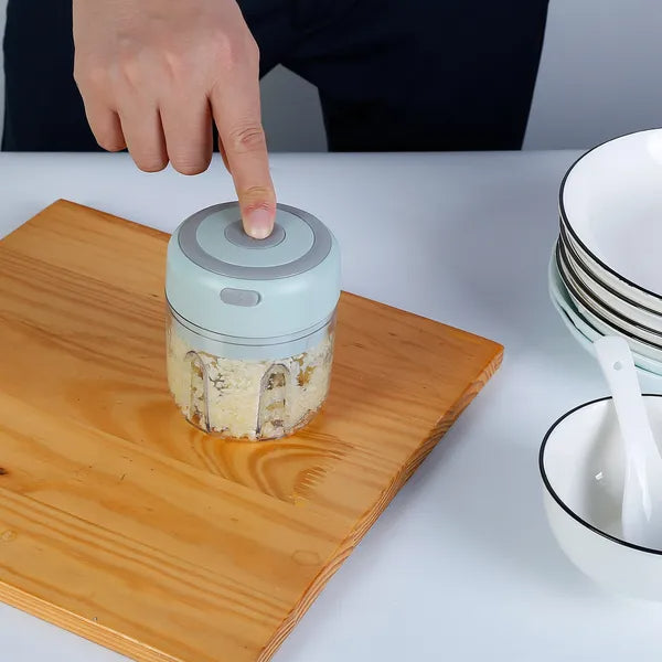 3 blade system of mini electric garlic chopper for ginger and onion